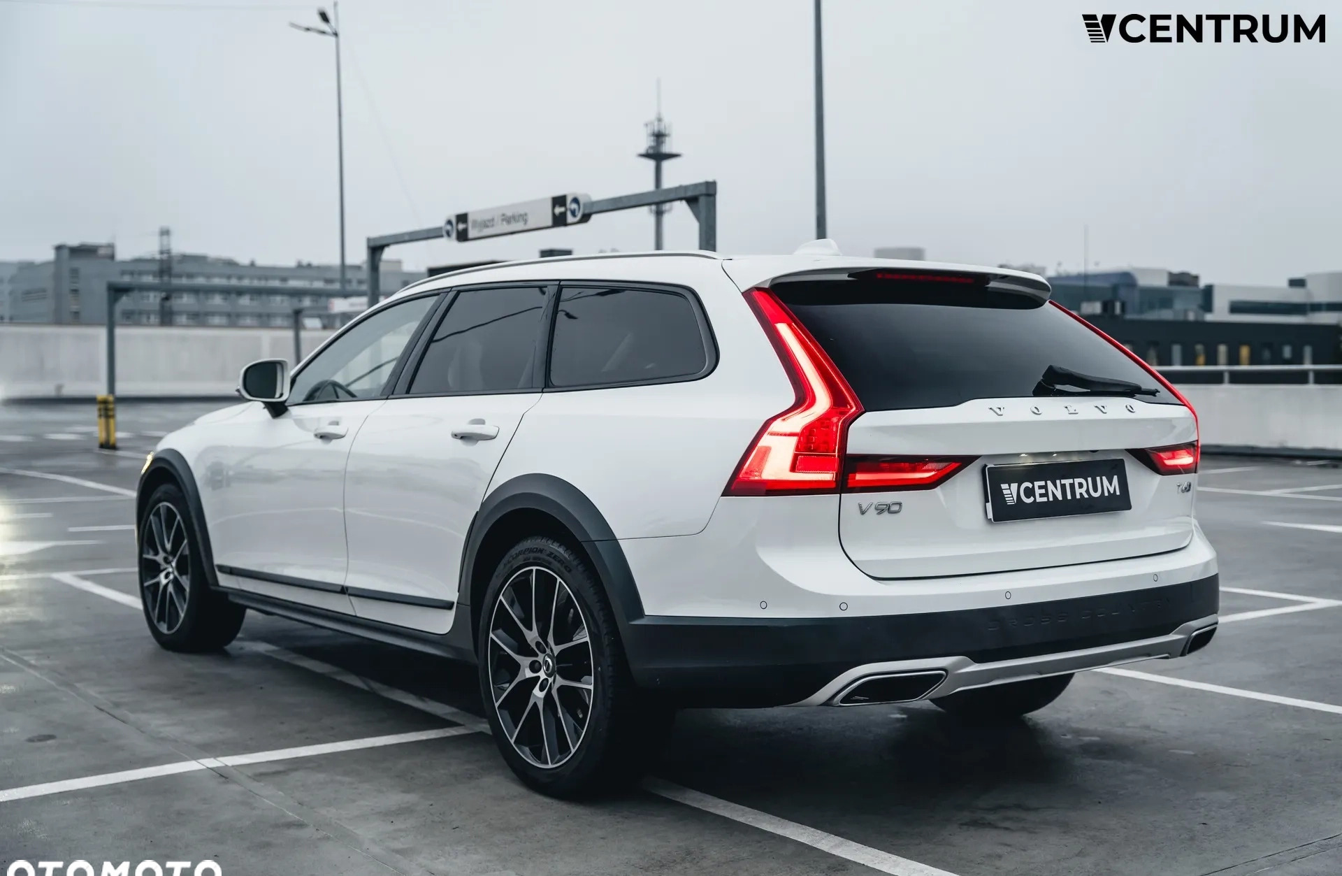 Volvo V90 Cross Country cena 149900 przebieg: 25900, rok produkcji 2018 z Rogoźno małe 106